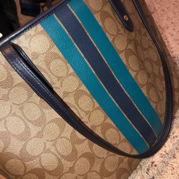 Coach tote - Picture 3 of 4